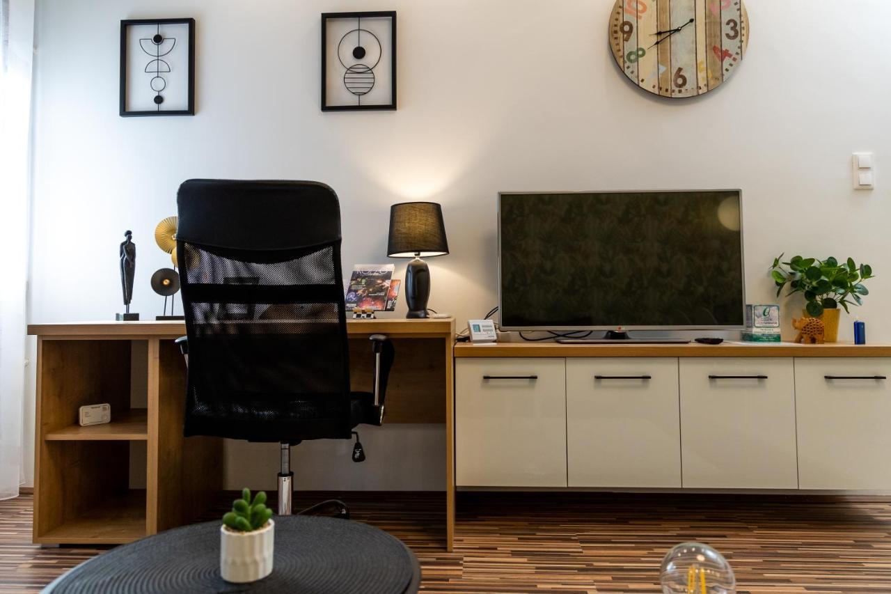 Wanderer Station Apartment Debrecen Luaran gambar